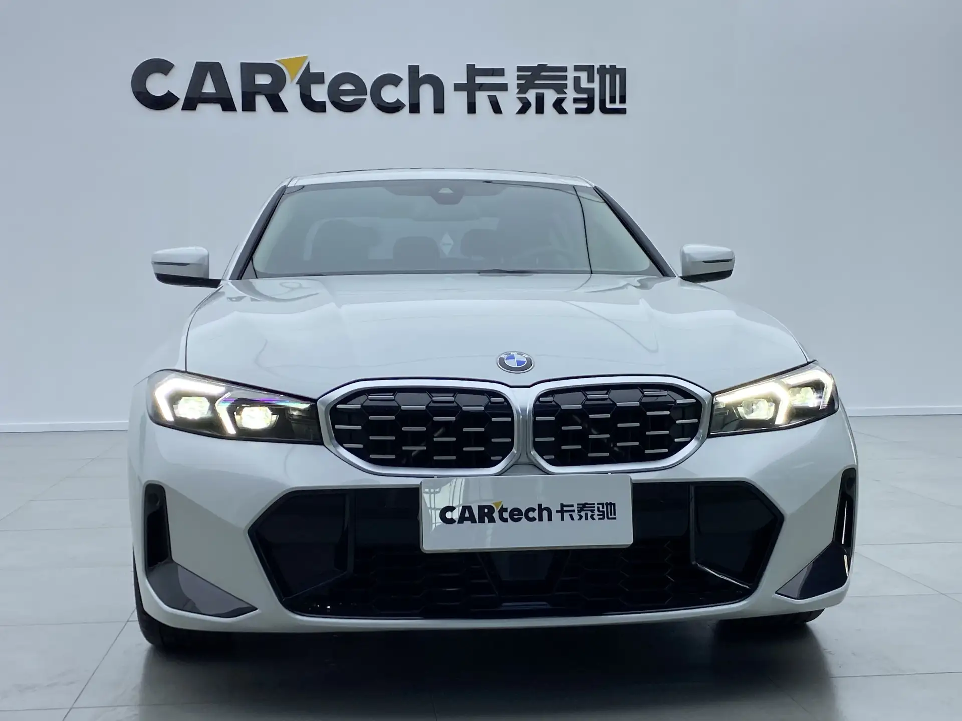 BMW 325Li, 2025 34