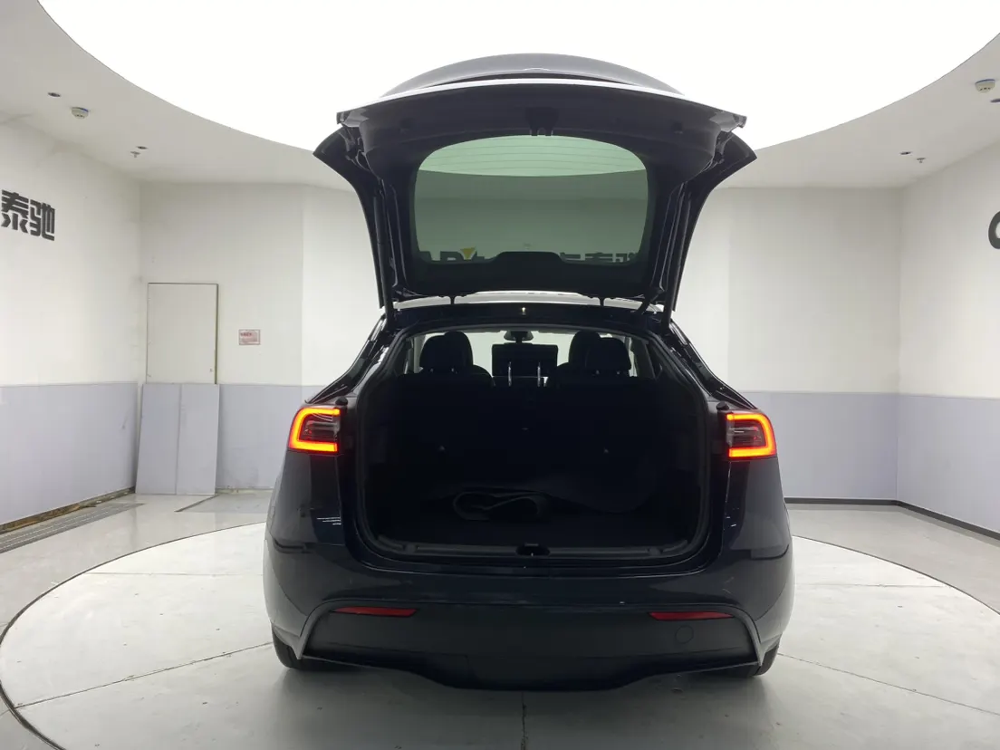 Tesla Model Y, 2024 30