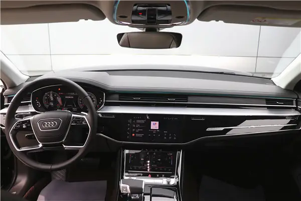 Audi A8L 50 TFSI, 2025 4