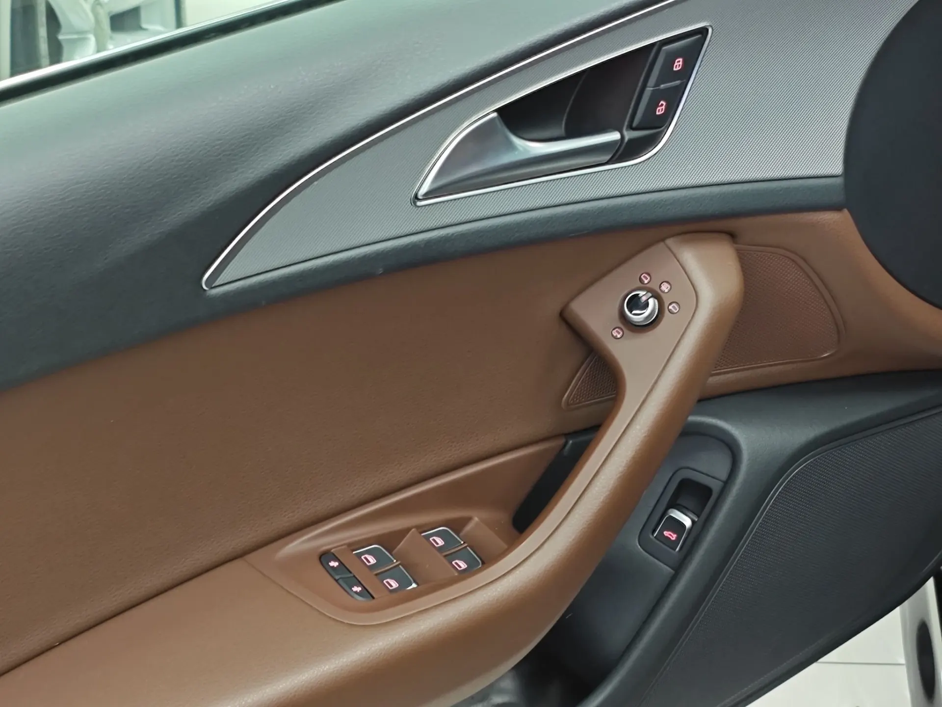 Audi A6L 30, 2018 8