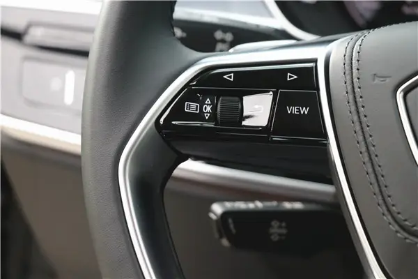 Audi A8L 50 TFSI, 2025 16