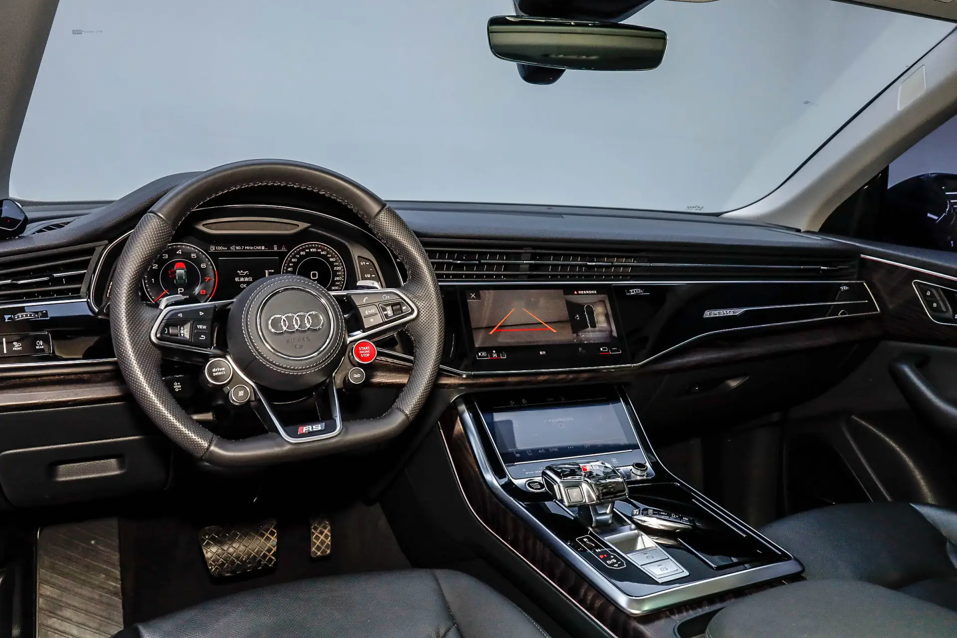 Audi Q8 55 TFSI, 2023 41