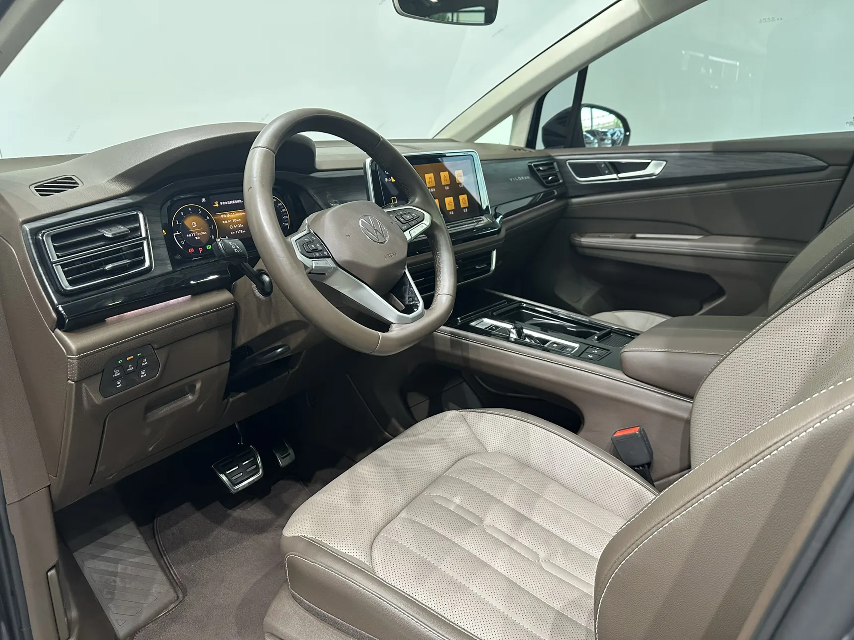 Volkswagen Viloran, 2022 13