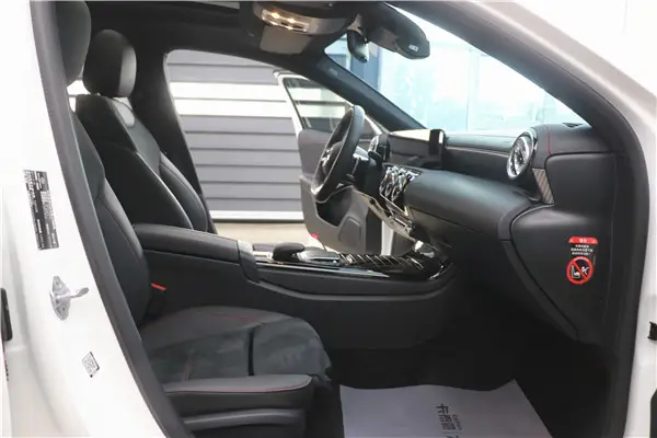 Mercedes-Benz A 200 L, 2024 23
