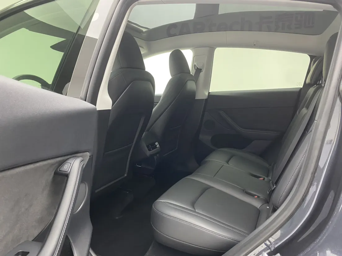 Tesla Model Y, 2024 20