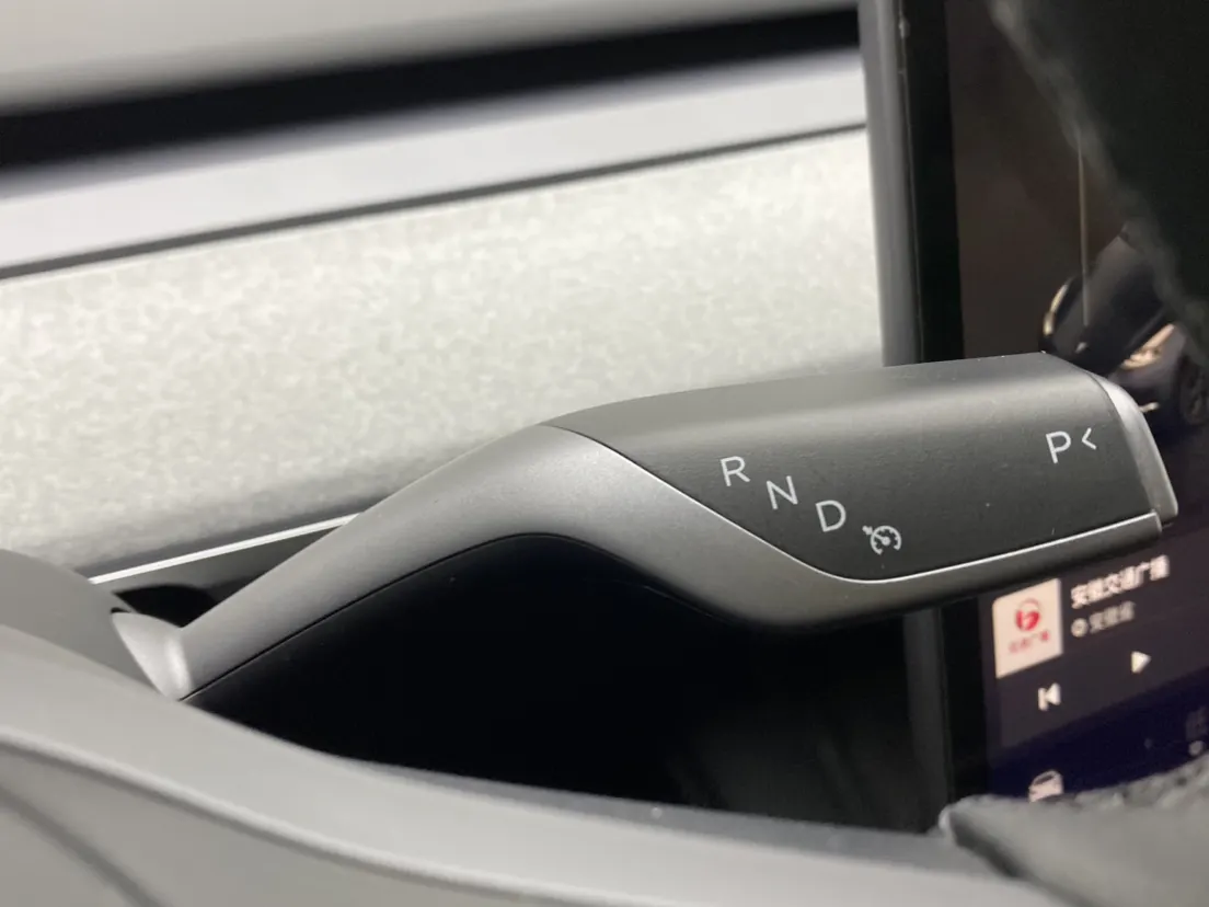 Tesla Model Y, 2024 21
