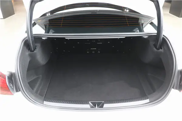 Mercedes-Benz A 200 L, 2024 30
