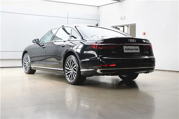 Audi A8L 50 TFSI, 2025 25