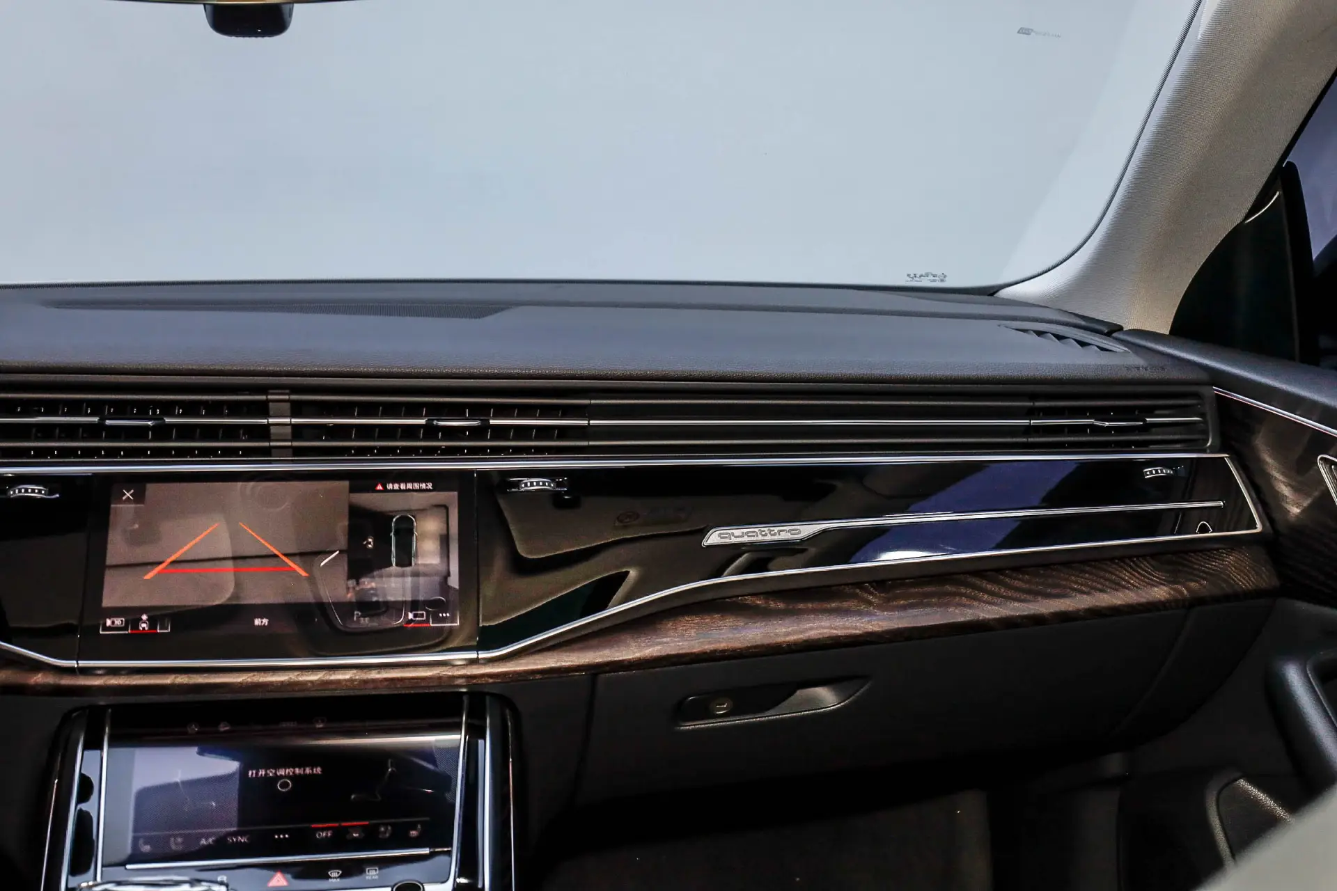 Audi Q8 55 TFSI, 2023 38