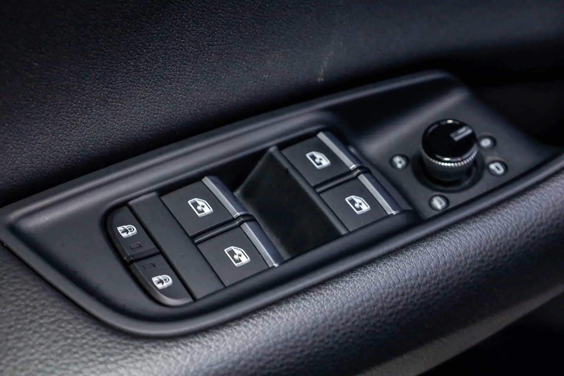 Audi Q8 55 TFSI, 2023 37