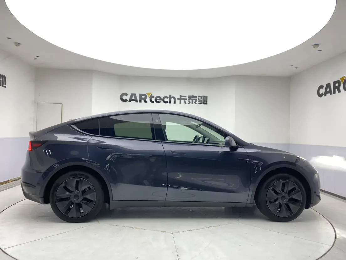 Tesla Model Y, 2024 4
