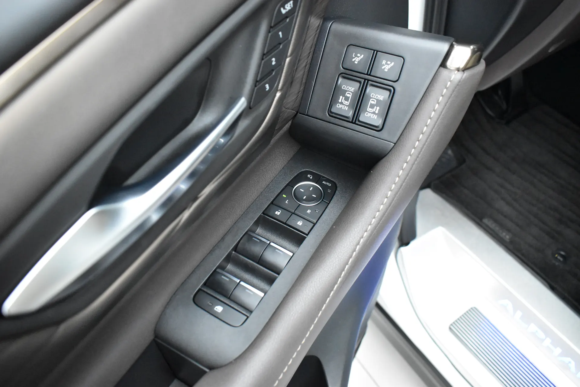 Toyota Alphard, 2025 17