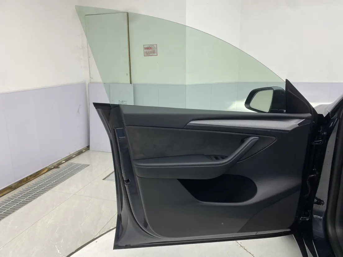 Tesla Model Y, 2024 17