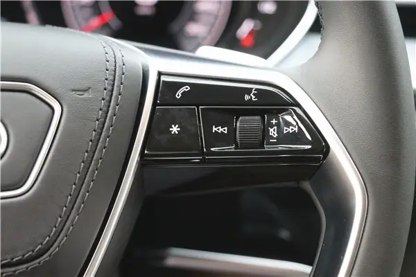 Audi A8L 50 TFSI, 2025 17