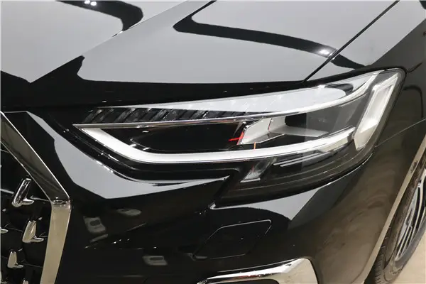 Audi A8L 50 TFSI, 2025 26