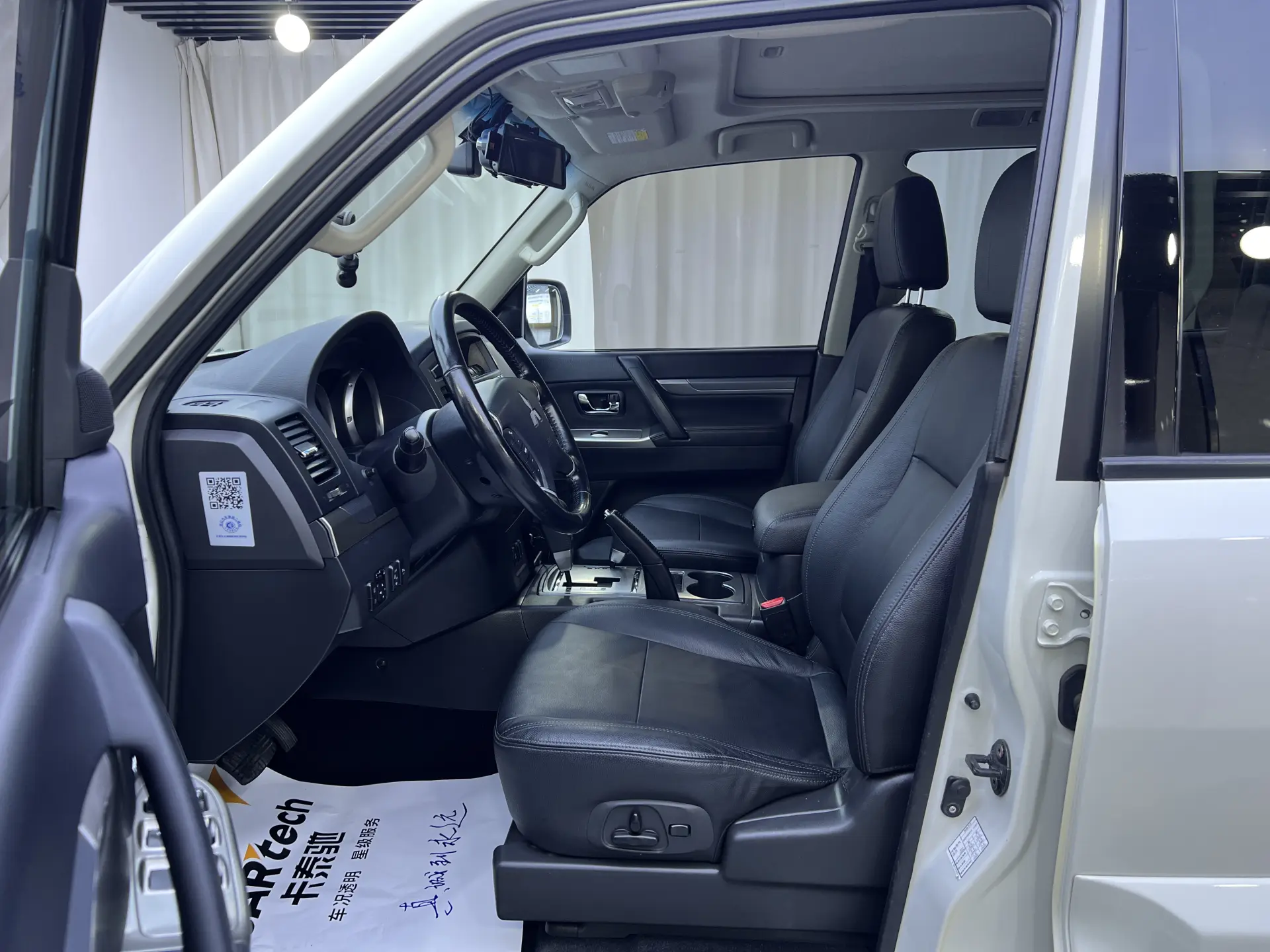 Mitsubishi Pajero, 2015 3