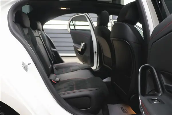 Mercedes-Benz A 200 L, 2024 24