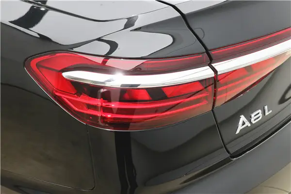 Audi A8L 50 TFSI, 2025 27