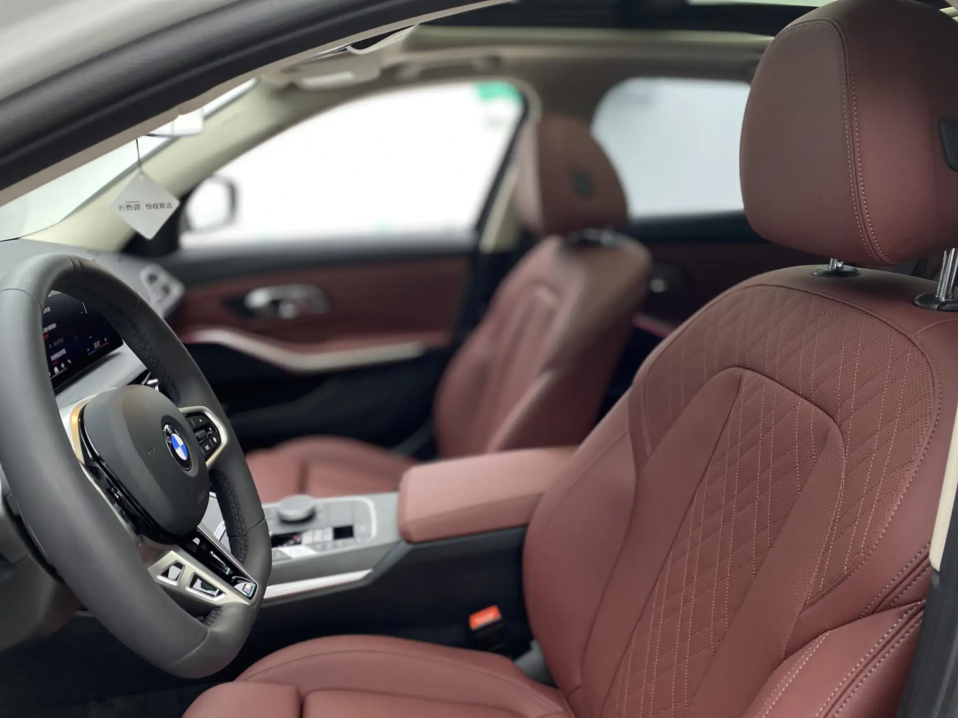 BMW 325Li, 2025 23