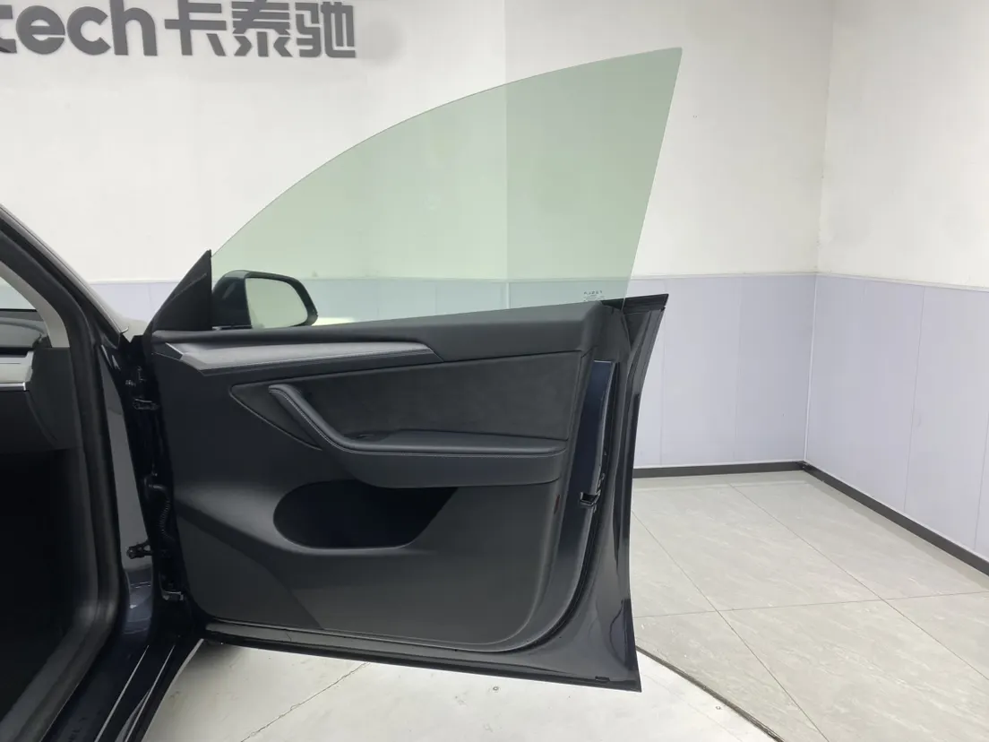 Tesla Model Y, 2024 27