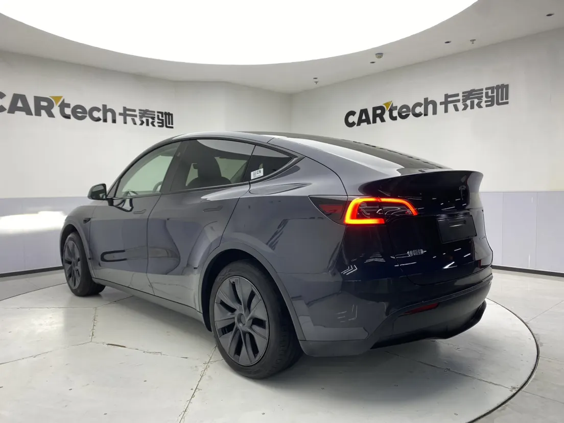 Tesla Model Y, 2024 7