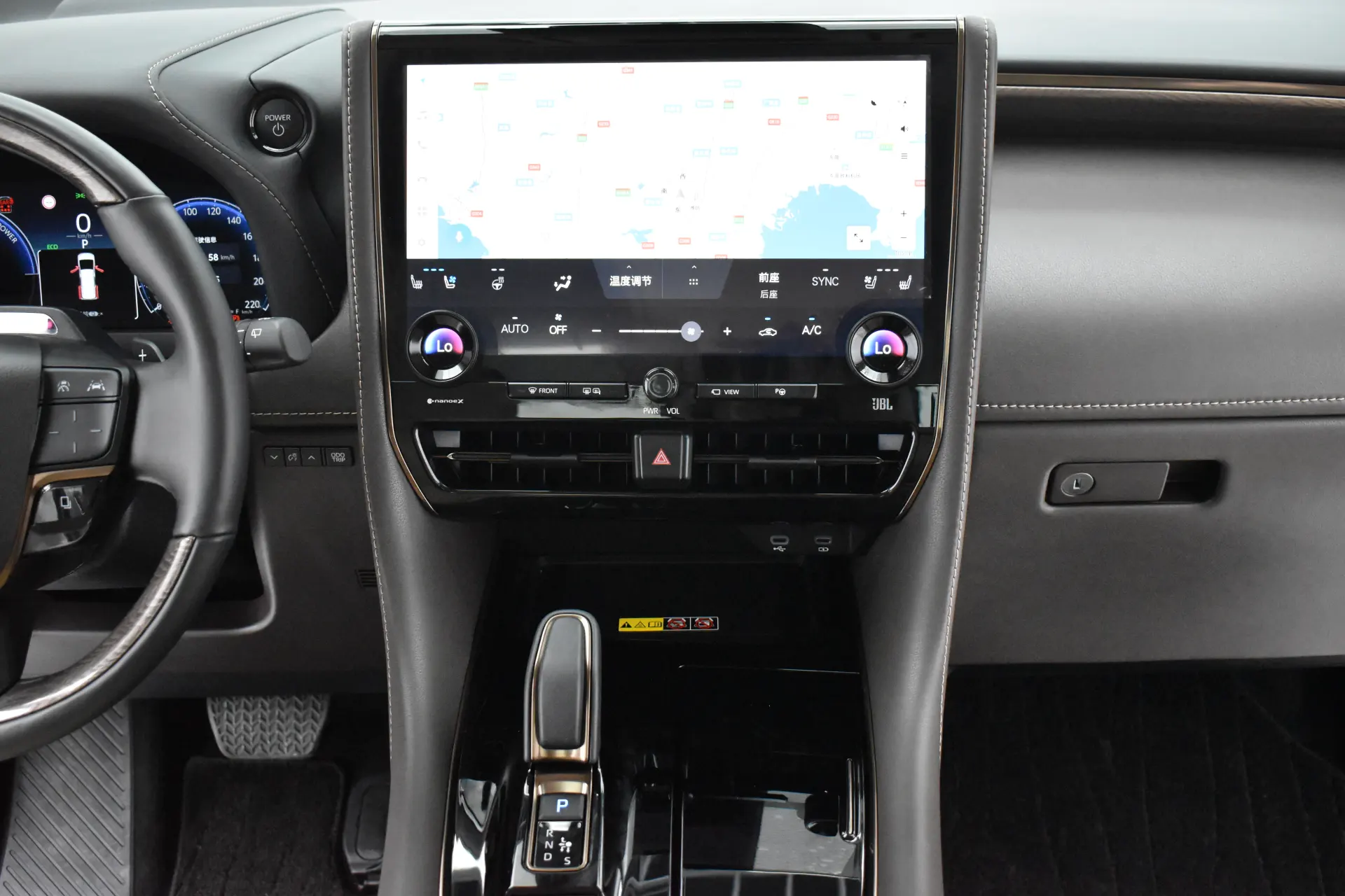 Toyota Alphard, 2025 18