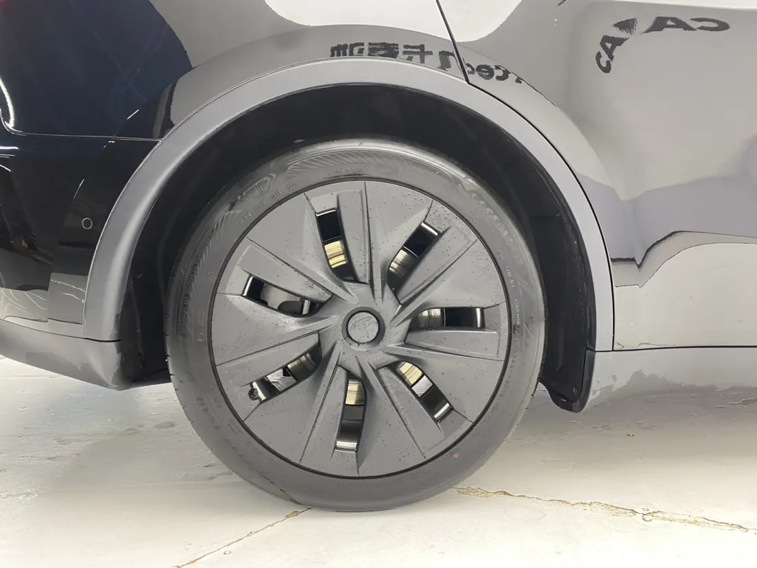 Tesla Model Y, 2023 11