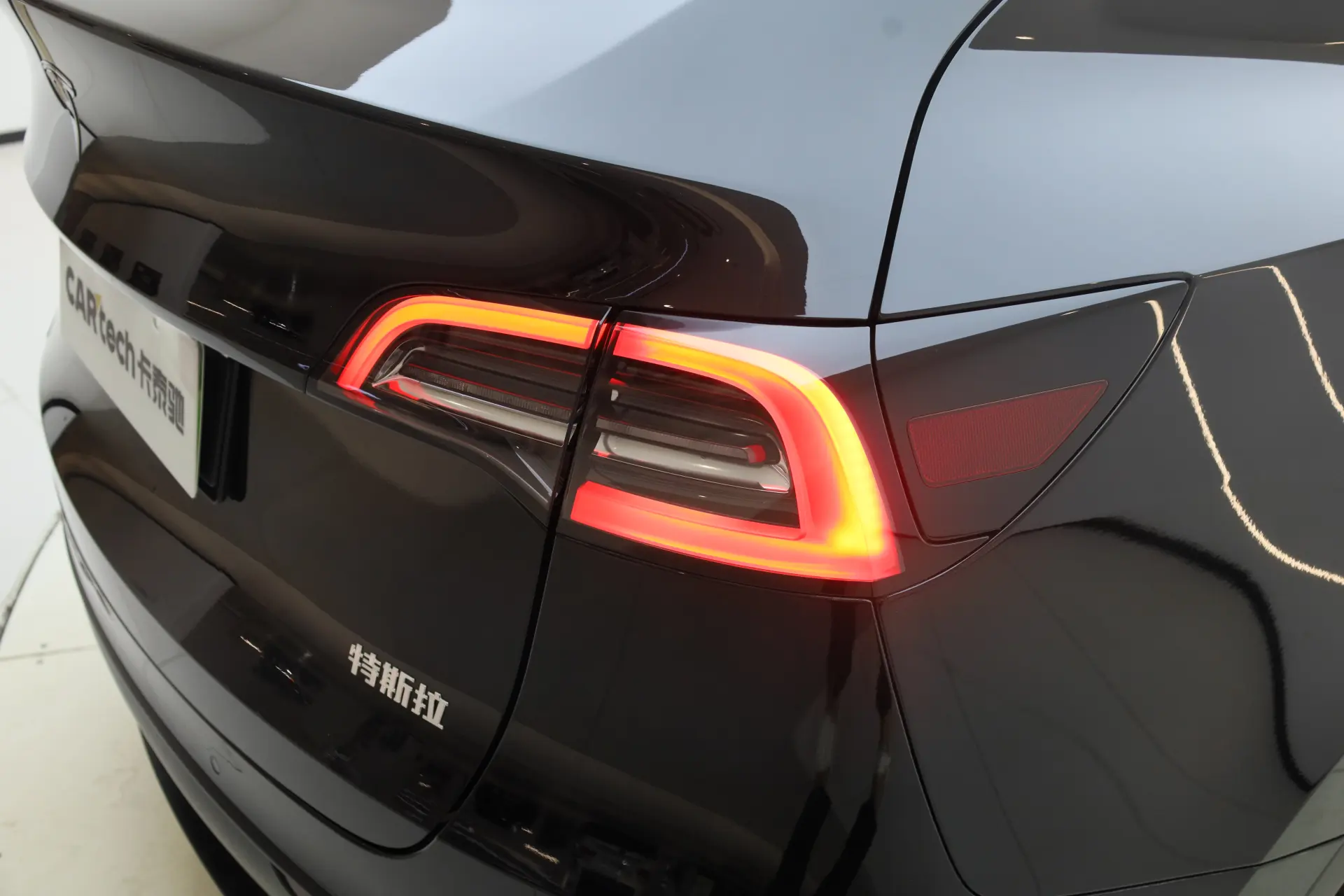 Tesla Model Y, 2023 10