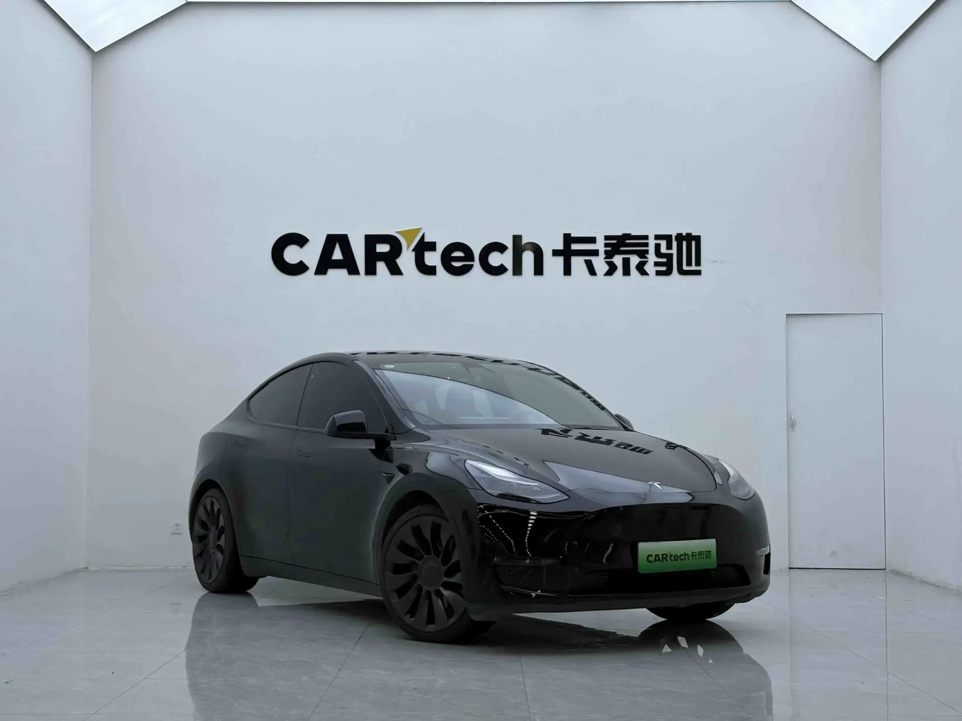 Tesla Model Y, 2022 3
