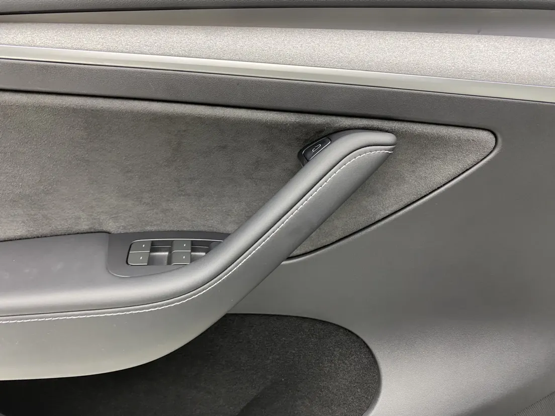 Tesla Model Y, 2023 21