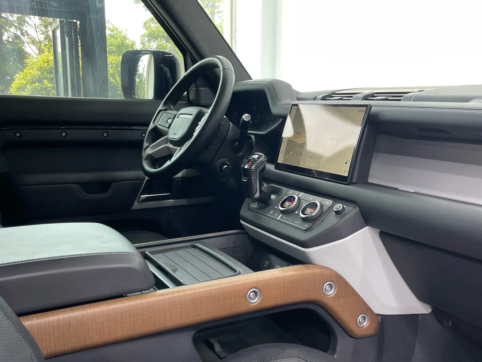 Land Rover Defender, 2022 15