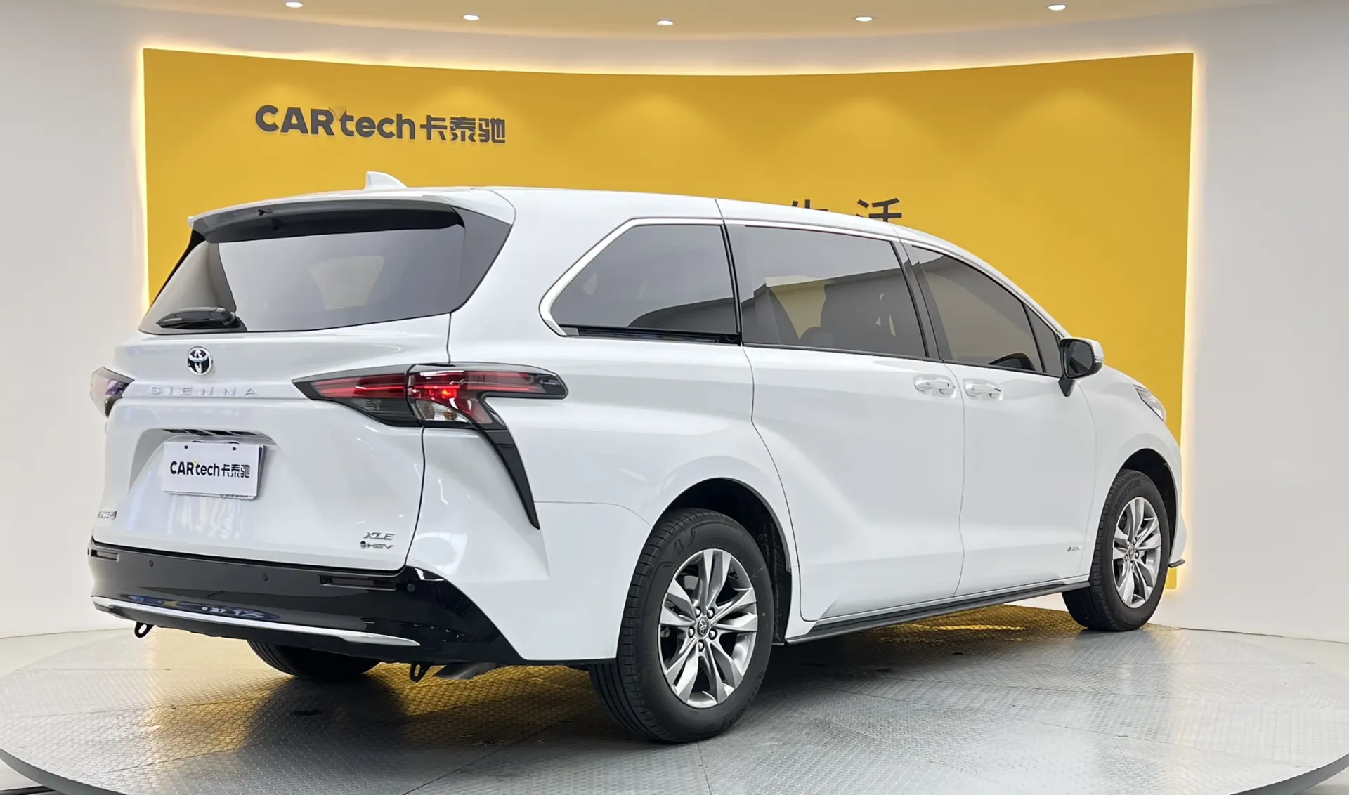 Toyota Sienna, 2025 все фото