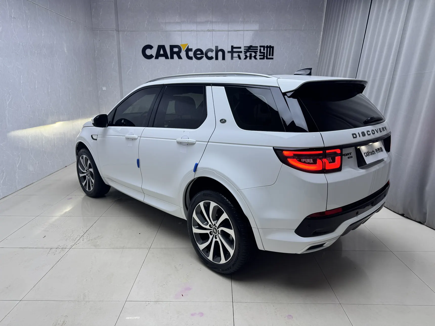 Land Rover Discovery Sport, 2023 6