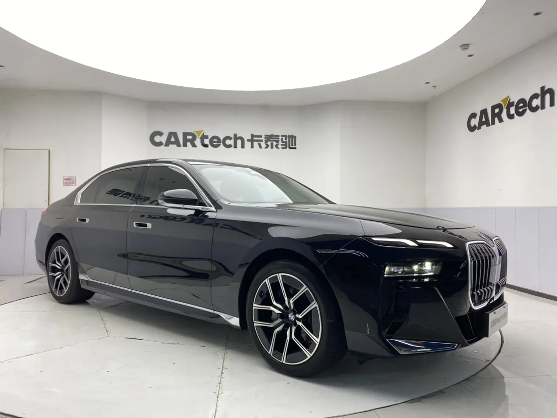 BMW 735Li, 2026 2