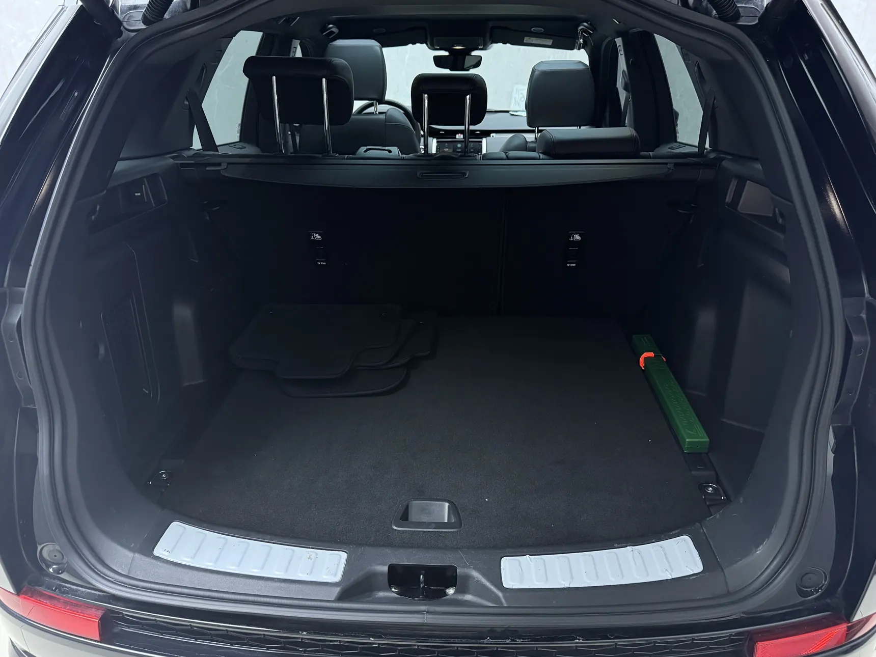 Land Rover Discovery Sport, 2023 13