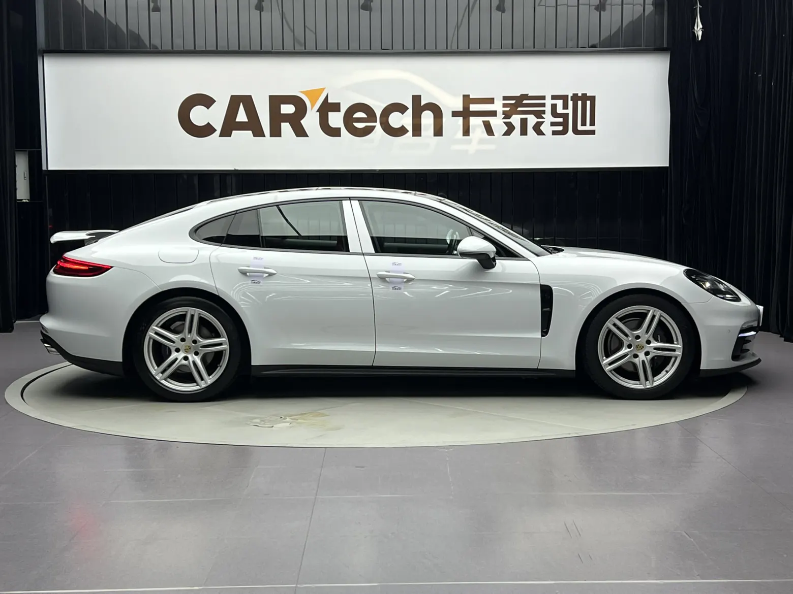 Porsche Panamera, 2020 4