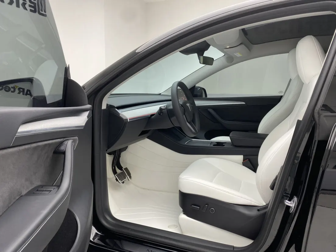 Tesla Model Y, 2023 15