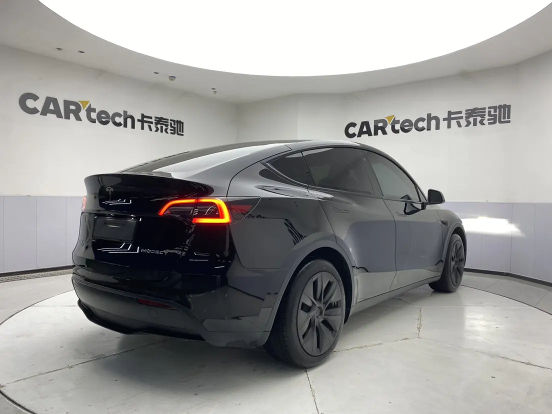 Tesla Model Y, 2023 все фото