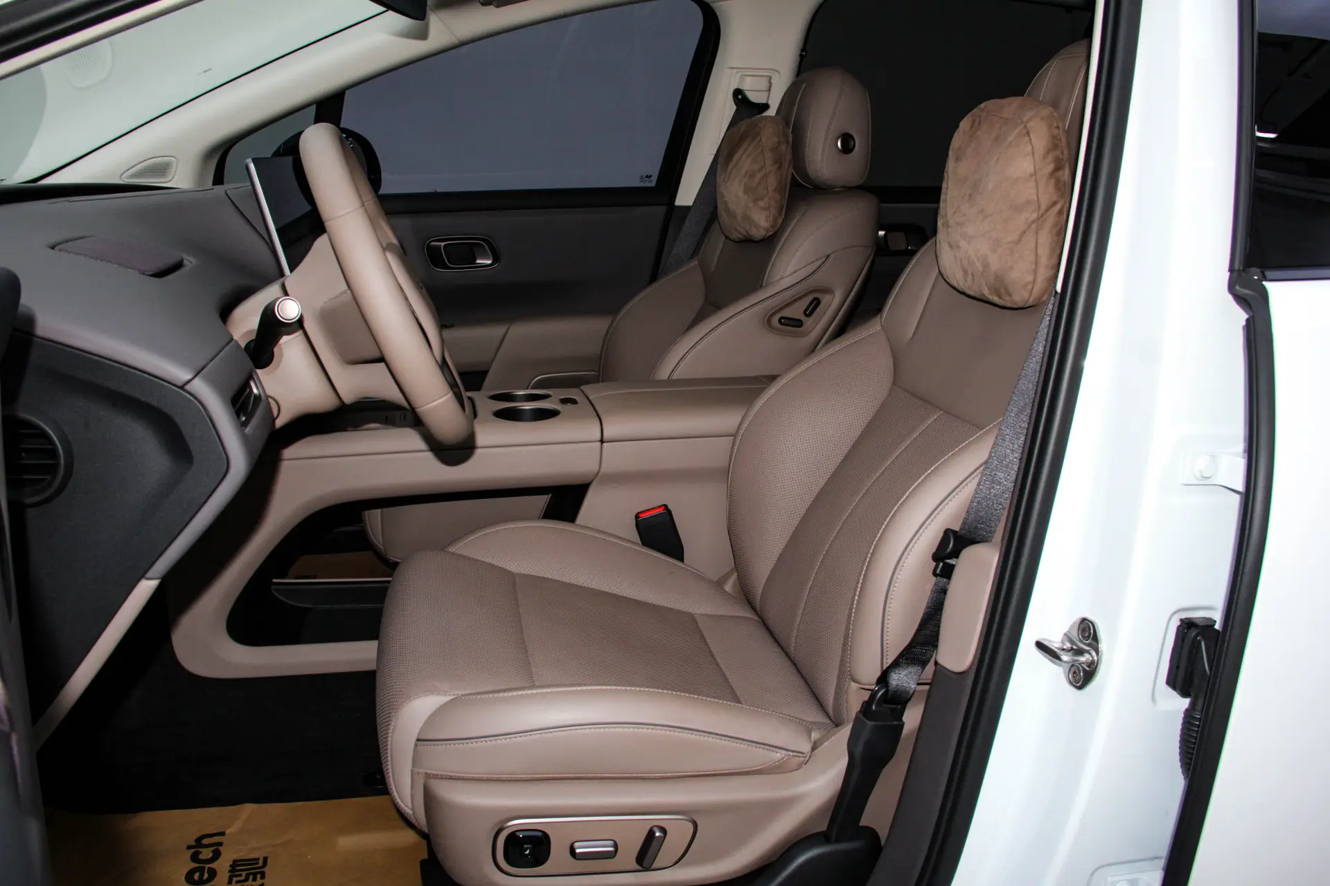 Li Auto i8, 2026 17