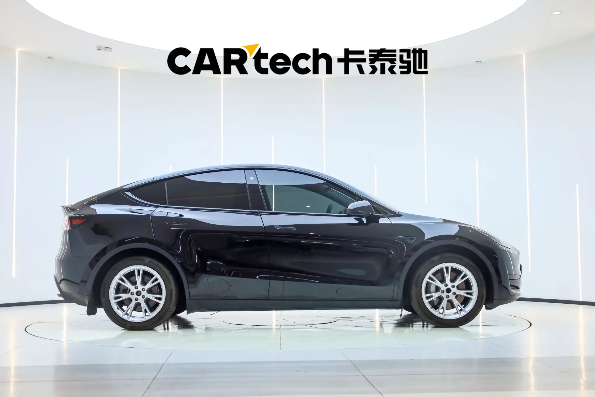 Tesla Model Y, 2023 4