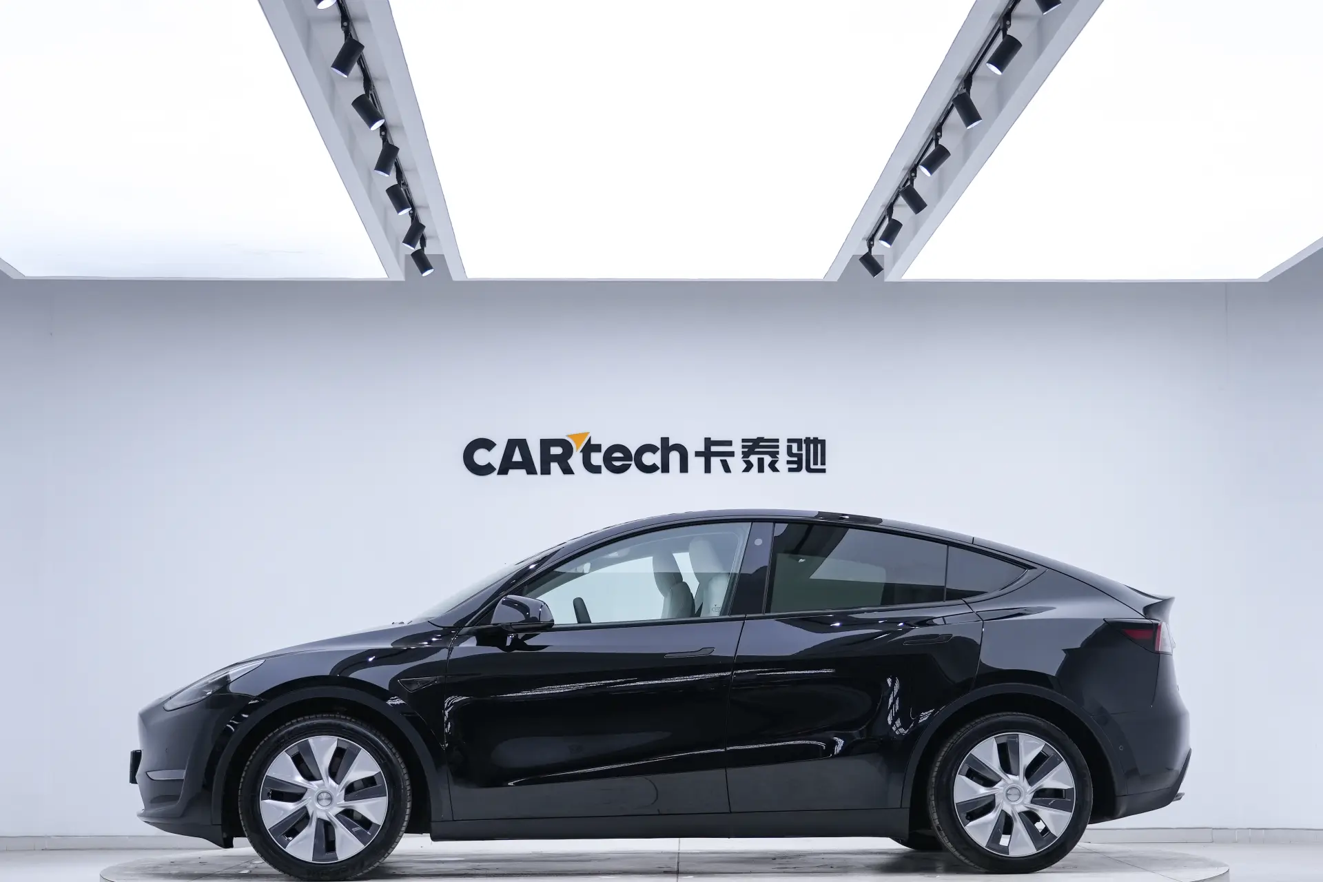 Tesla Model Y, 2021 8