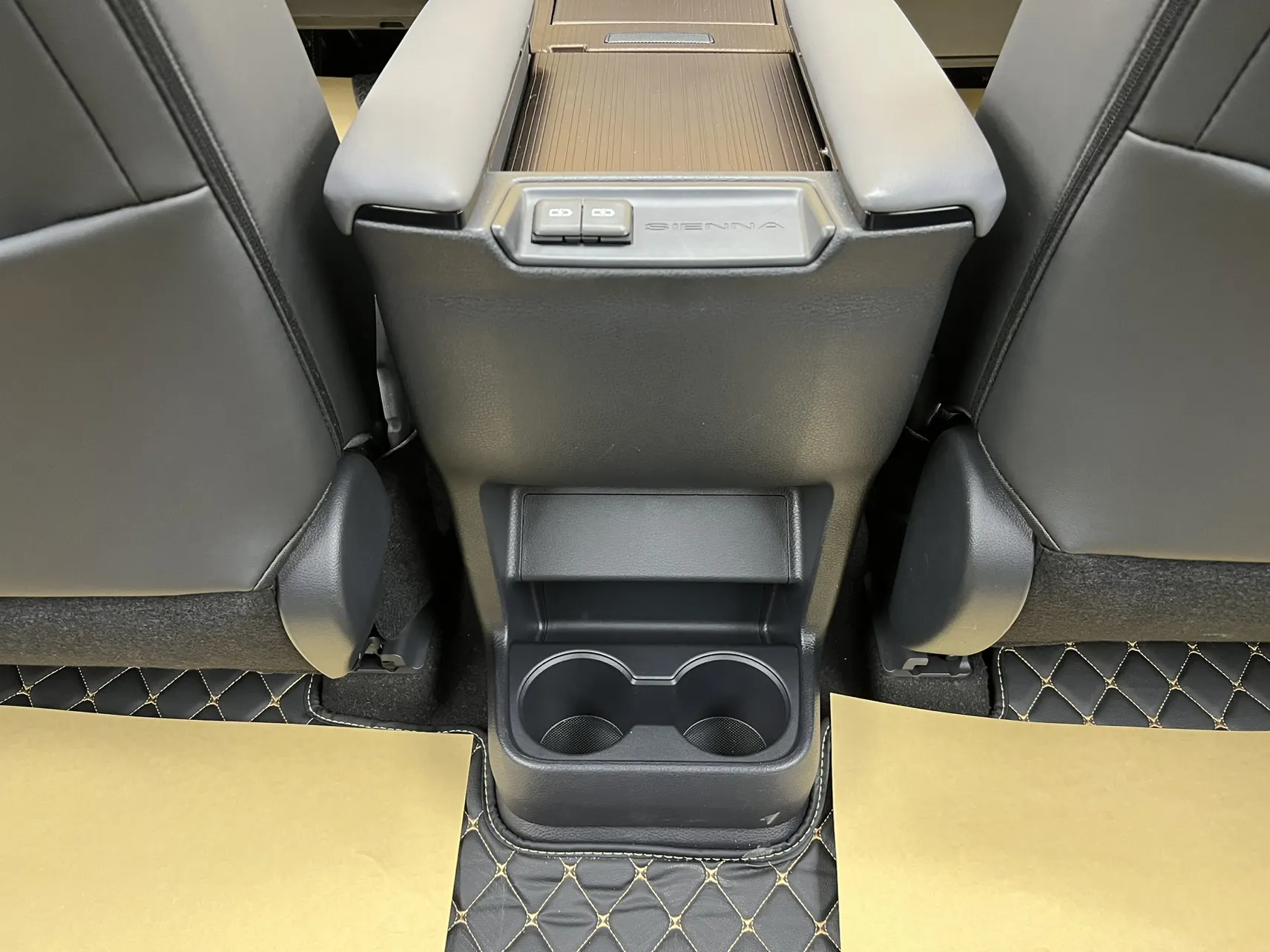 Toyota Sienna, 2025 29