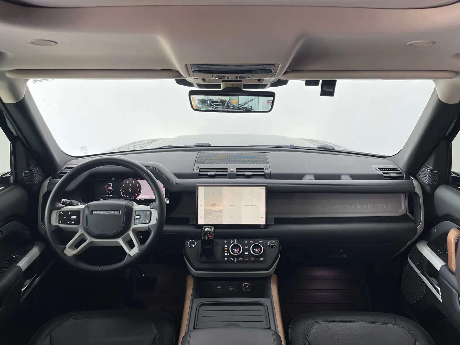 Land Rover Defender, 2022 11