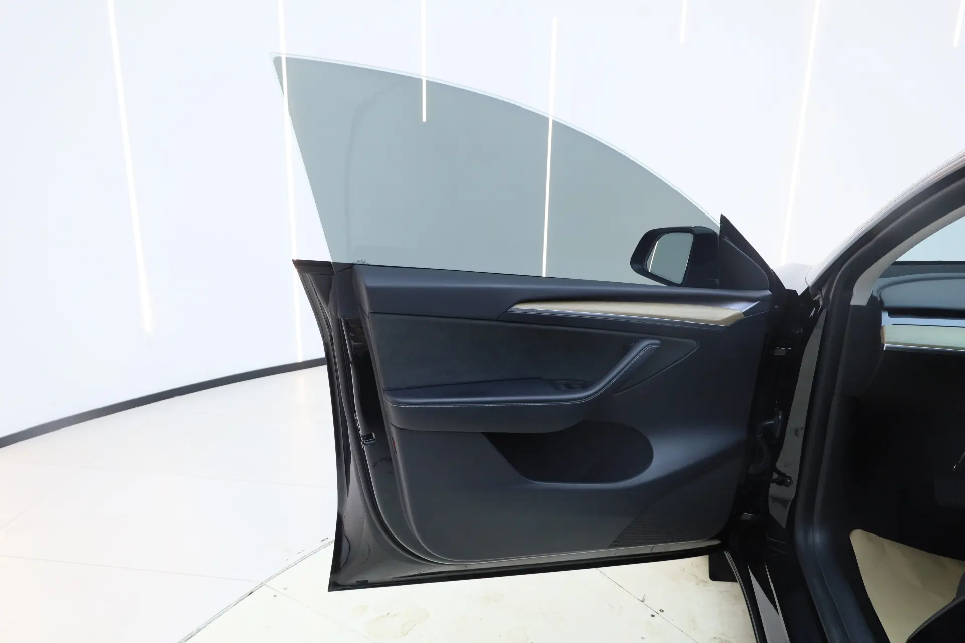 Tesla Model Y, 2023 18