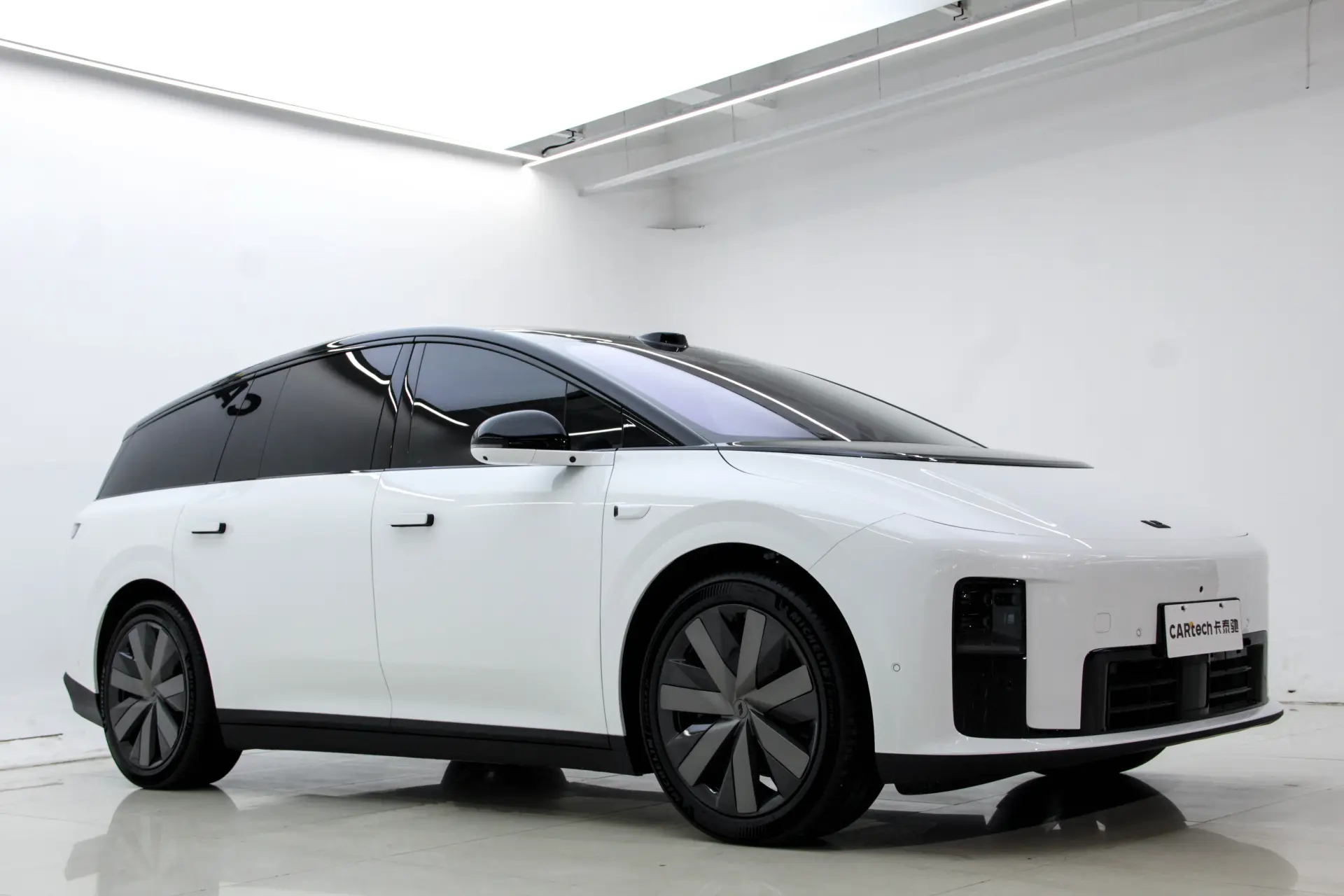 Li Auto i8, 2026 1