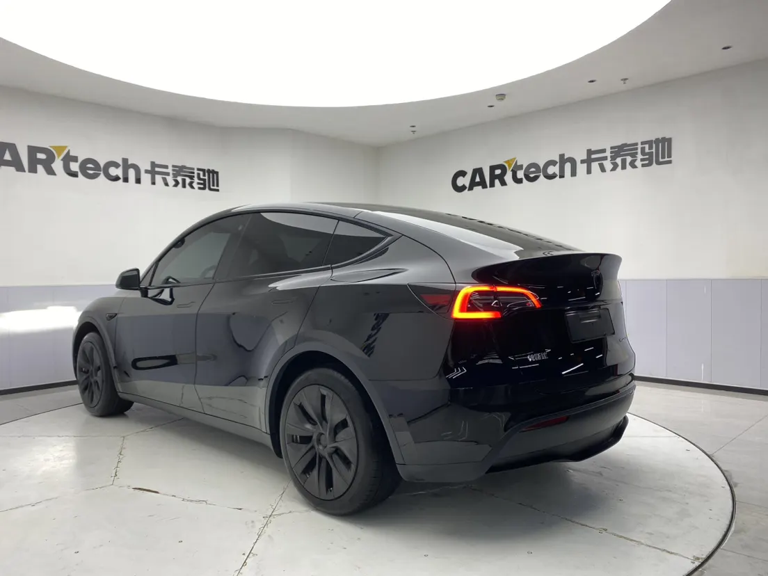 Tesla Model Y, 2023 7