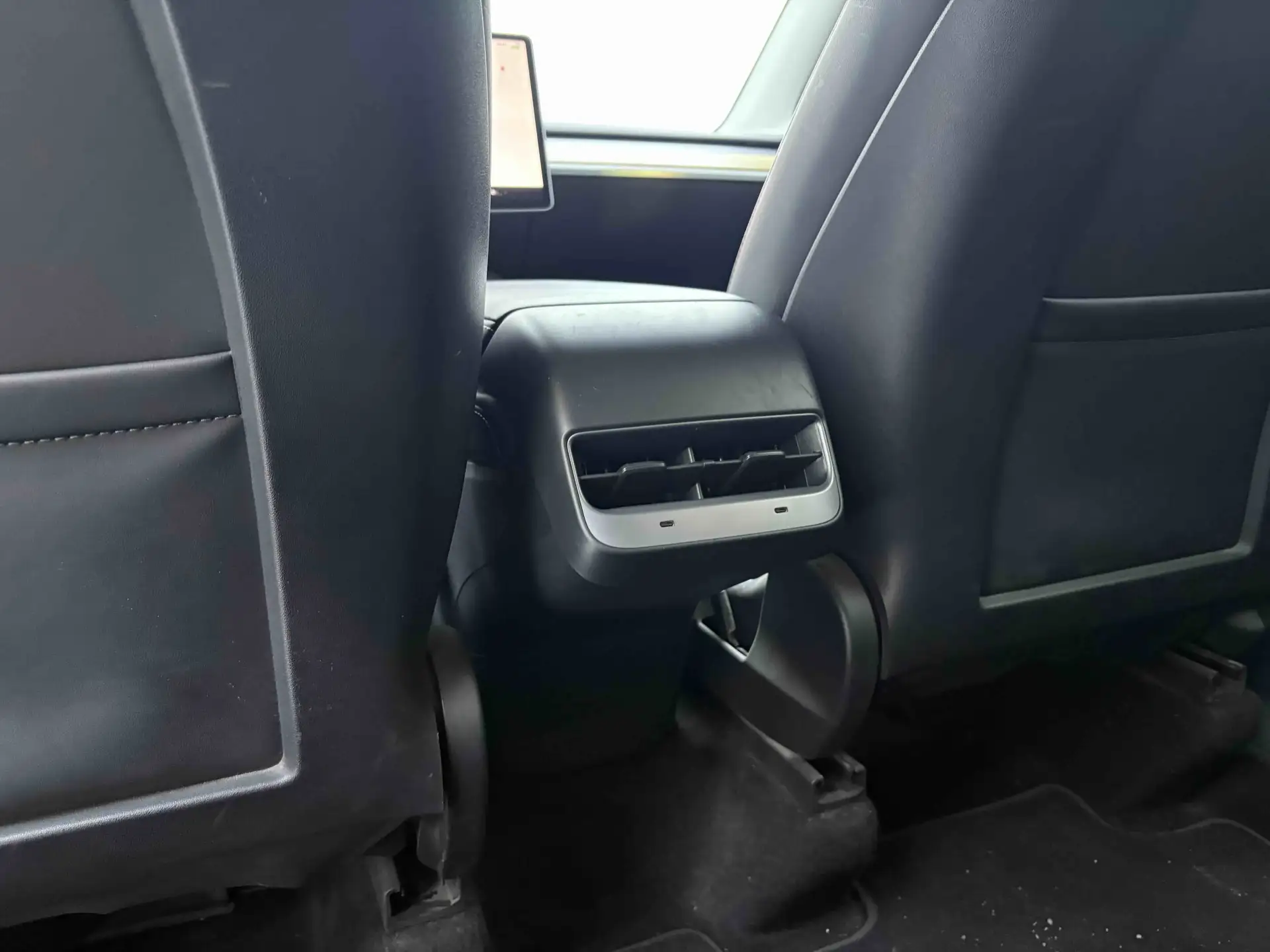 Tesla Model Y, 2022 20