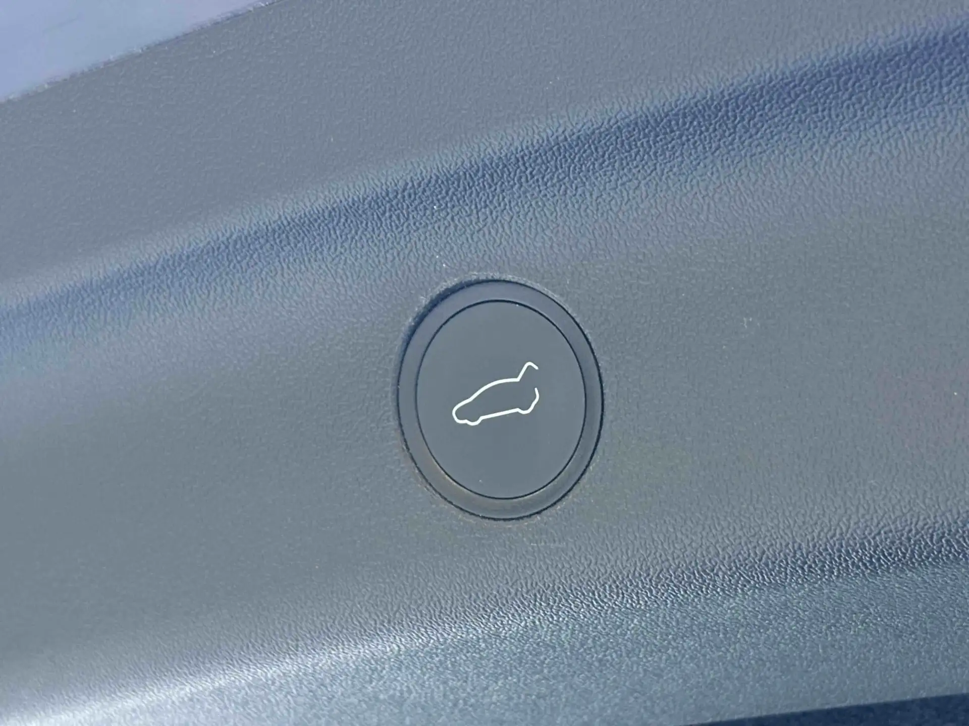 Tesla Model Y, 2022 21