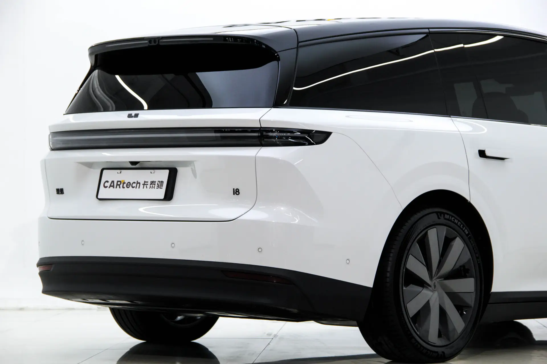 Li Auto i8, 2026 7