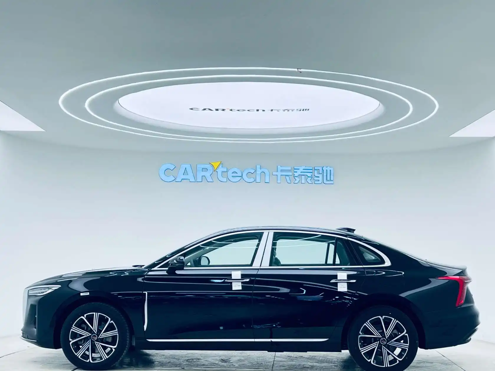 Hongqi H5, 2025 8